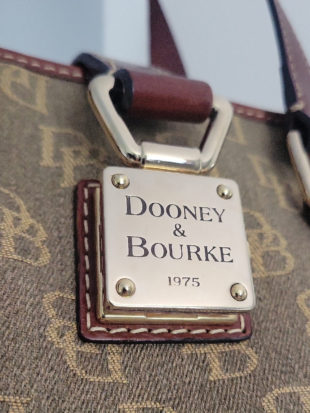 Vintage 1975 Dooney & Bourke Brown Monogram Bucket Bag with Cognac Brown Trim - Picture 7 of 16